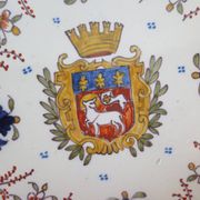 Petit plat avec anses en faience ,décor rouen