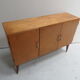 Buffet vintage avec 3 portes.