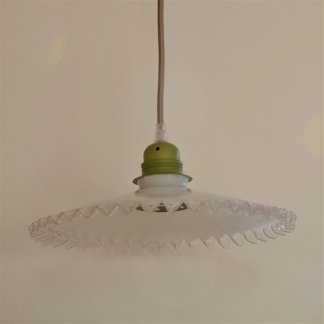 Opaline suspension, green-coloured metal socket