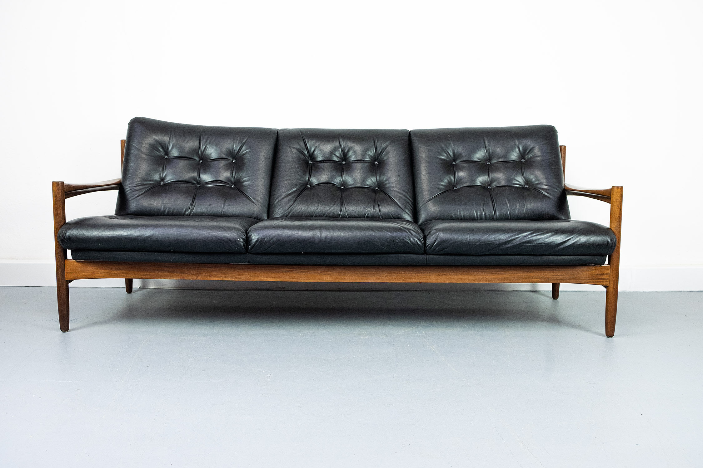 Midcentury leather lounge sofa 1960s