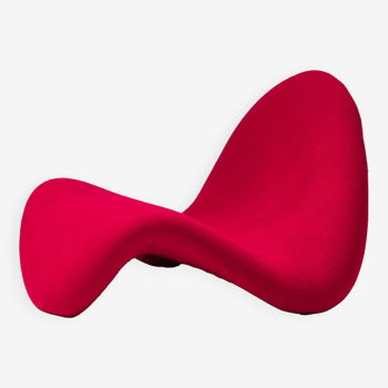 Playful Pierre Paulin tongue chair designed in 1967 and produced by Artifort.