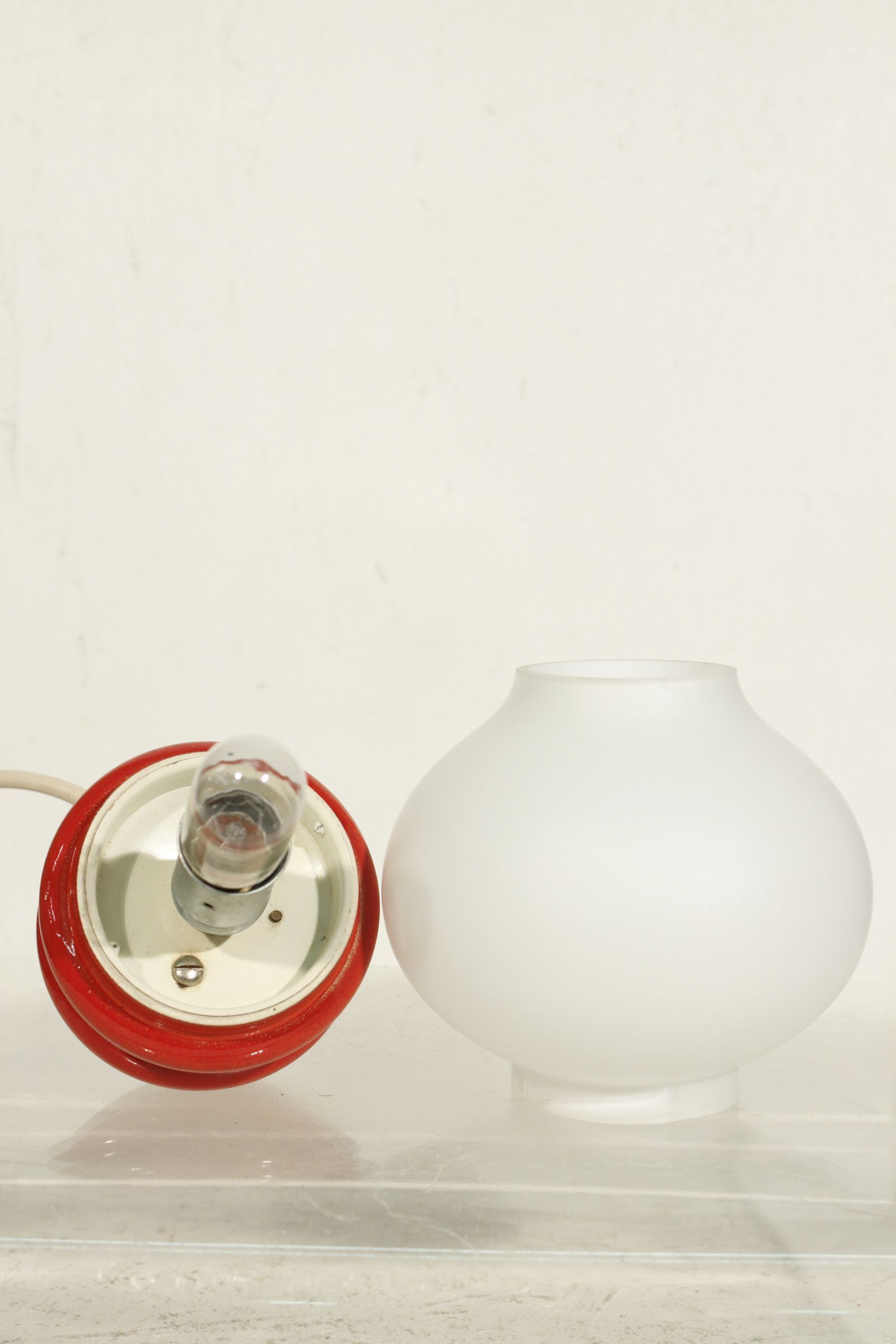Vintage lamp in red & opaline ceramic, Germany 1960s