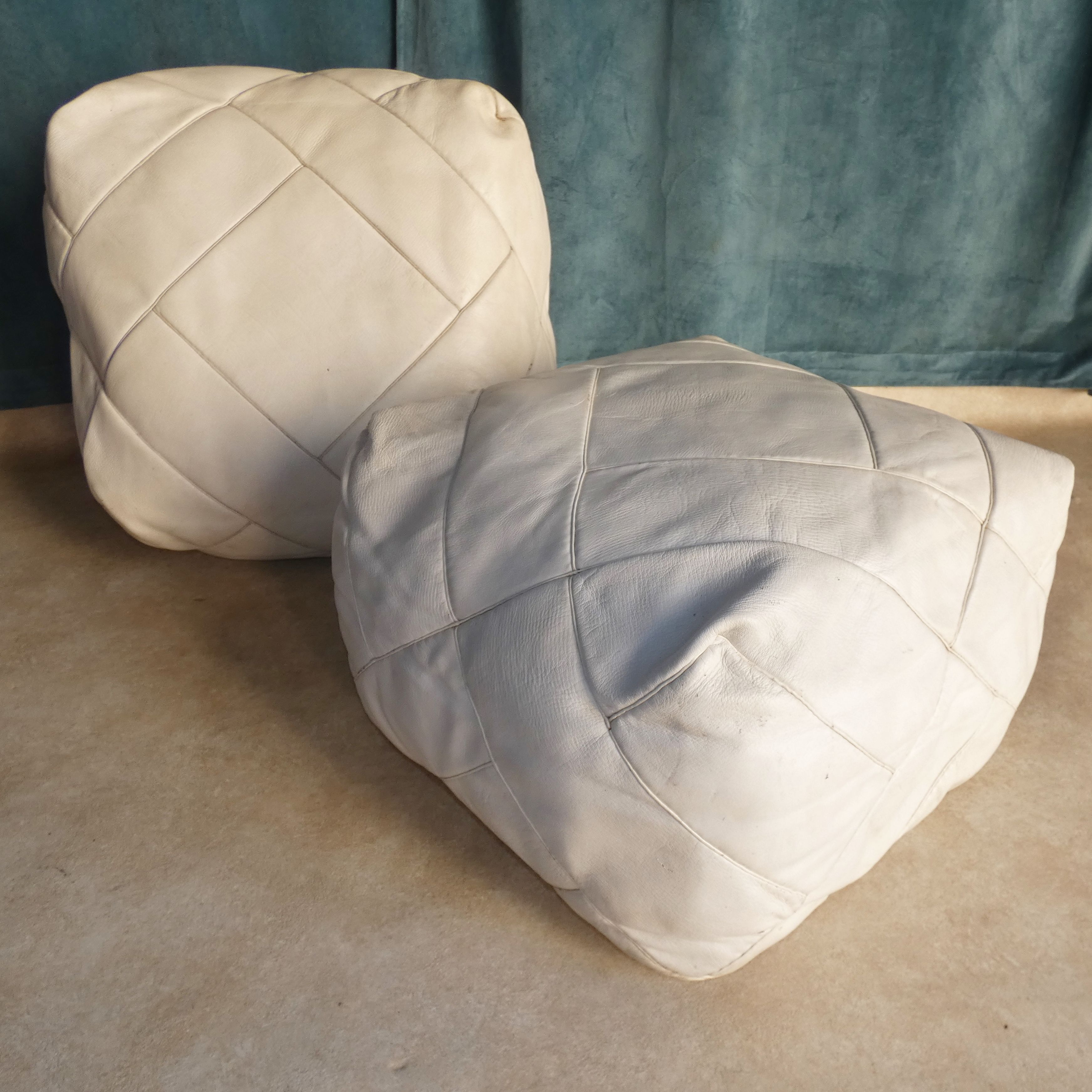 Pair of vintage square poufs in white leather, losanges patterns circa 1970