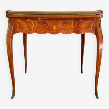 Table de jeu style Louis XV, période Napoléon III (chute de bronze et ceinture de bronze, marqueteri