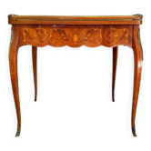 Table de jeu style Louis XV, période Napoléon III (chute de bronze et ceinture de bronze, marqueteri