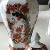 Decorative hexagonal potiche in fine Chinese porcelain, stamped and signed "Red Lions"