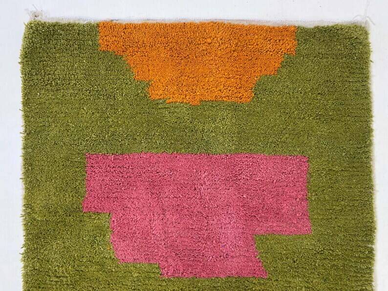 Beni Ouraine Berber rug, handwoven using traditional methods, size 150 x 250 cm