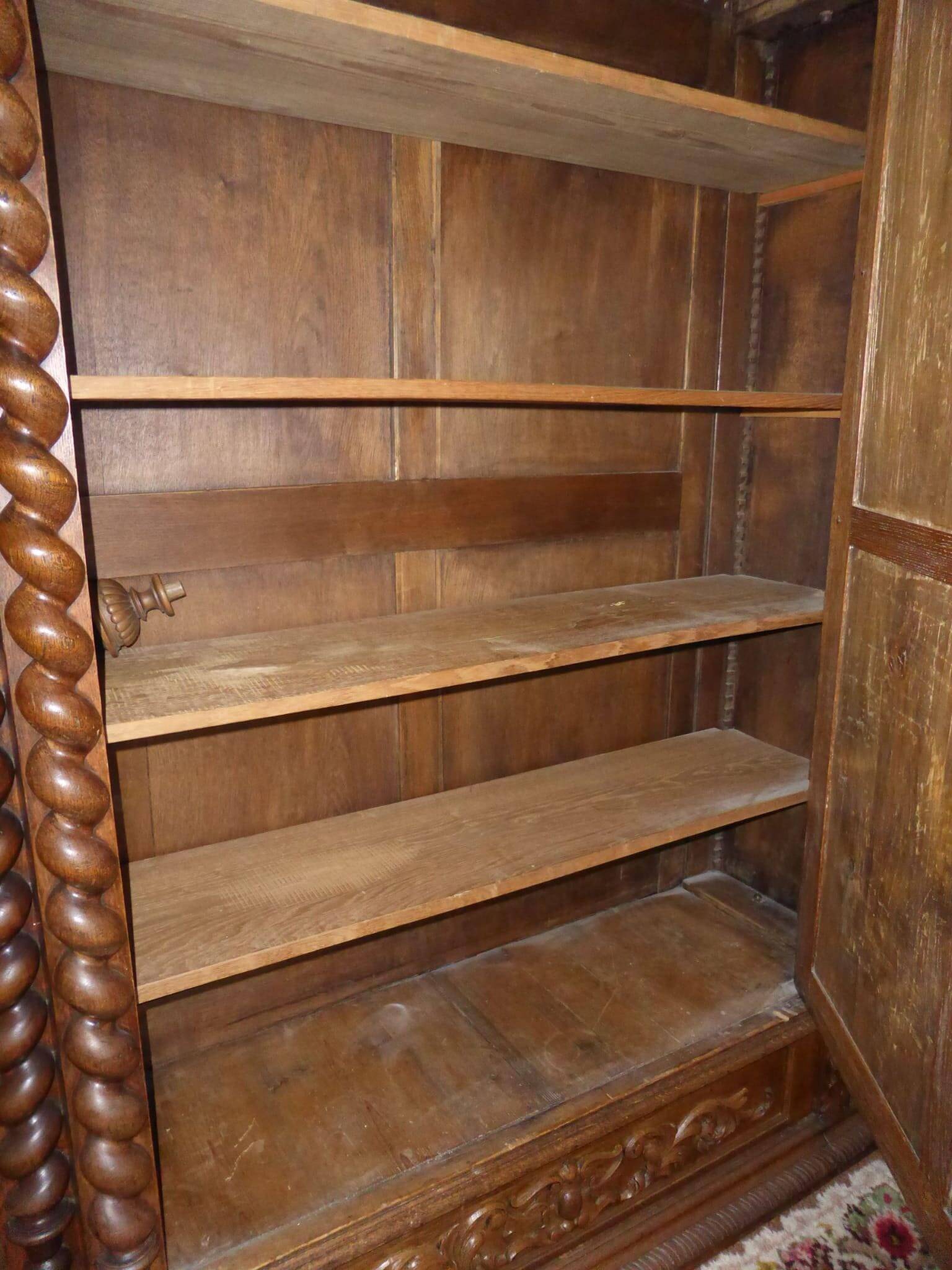 Armoire style Louis XIII Baroque
