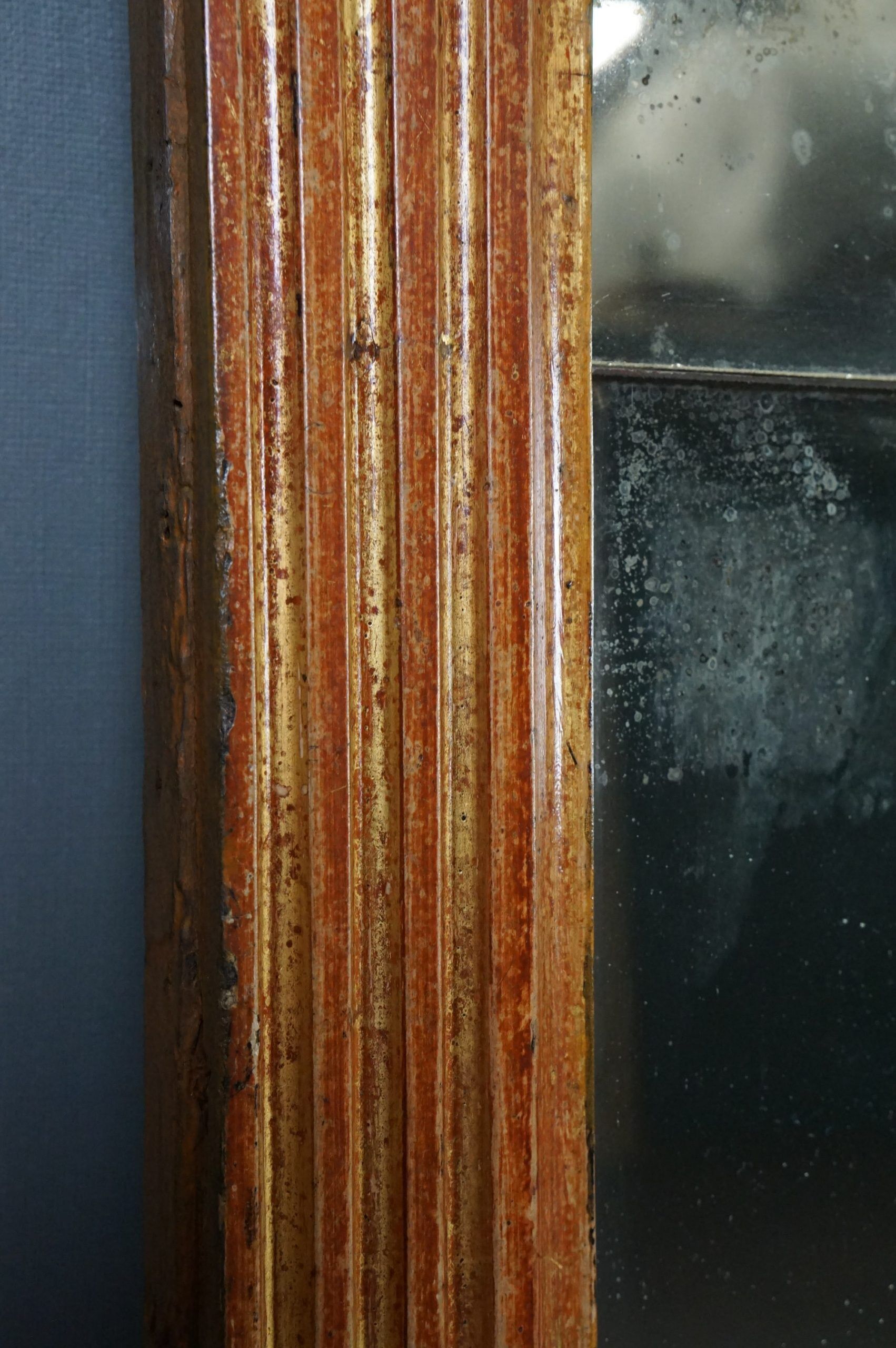 Patinated golden fireplace mirror eighteenth century 123 x 91.5 cm