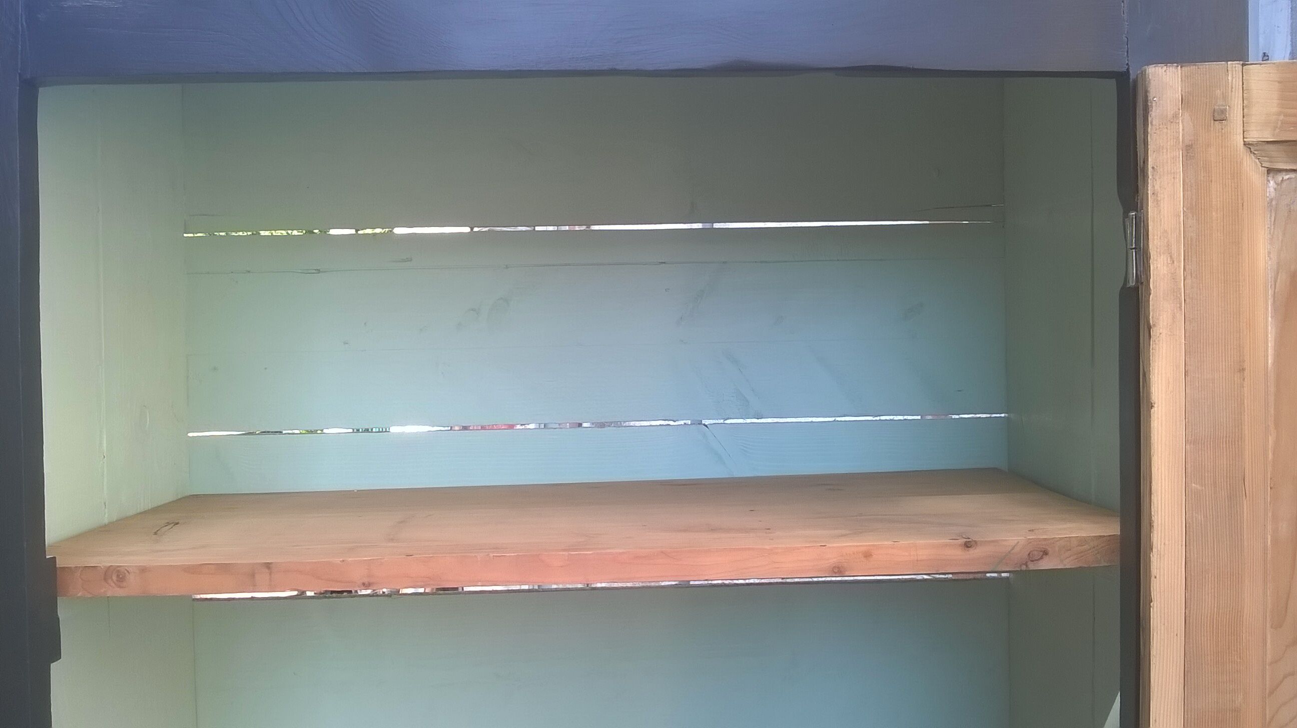 Cabinet patina black and green