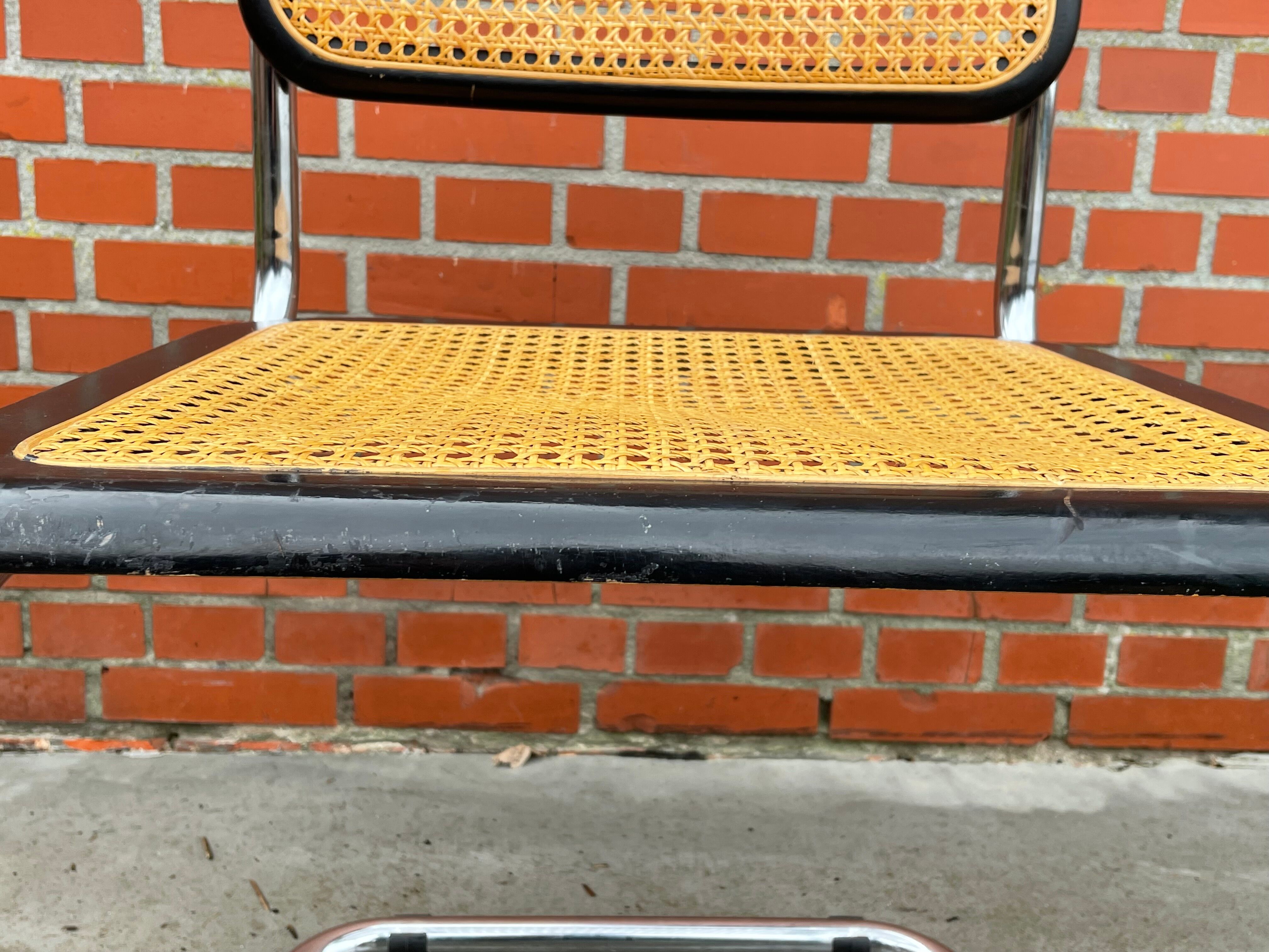 Set of 4 vintage chairs model Cesca B32 in black and chrome