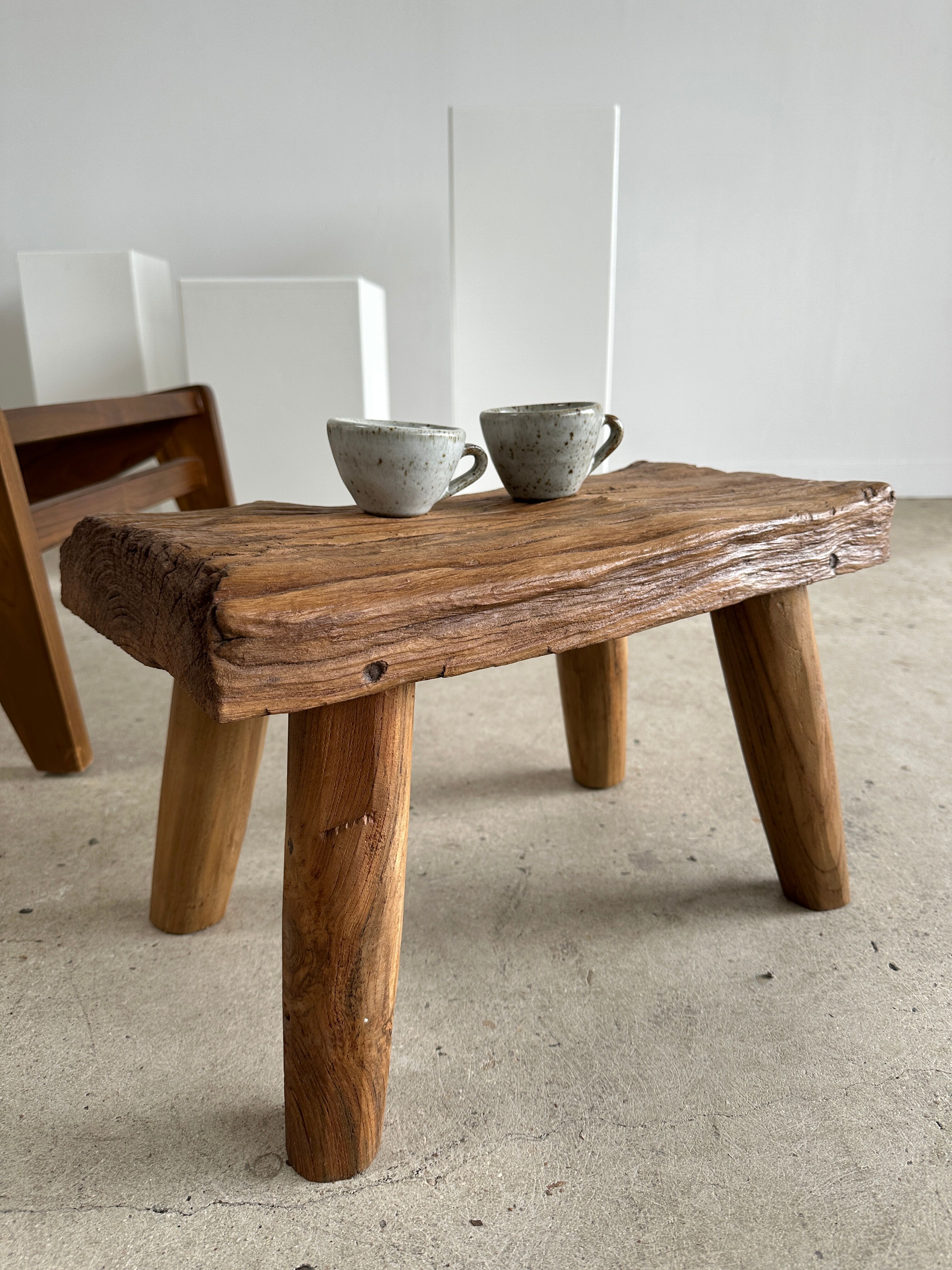 Stool in blond teak