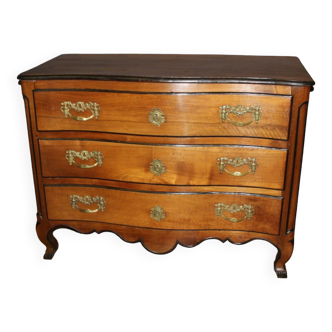 Commode galbée Louis XV en noyer blond XVIII