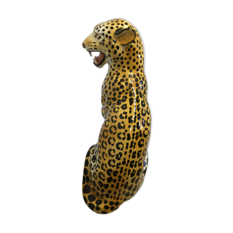 Leopard statue