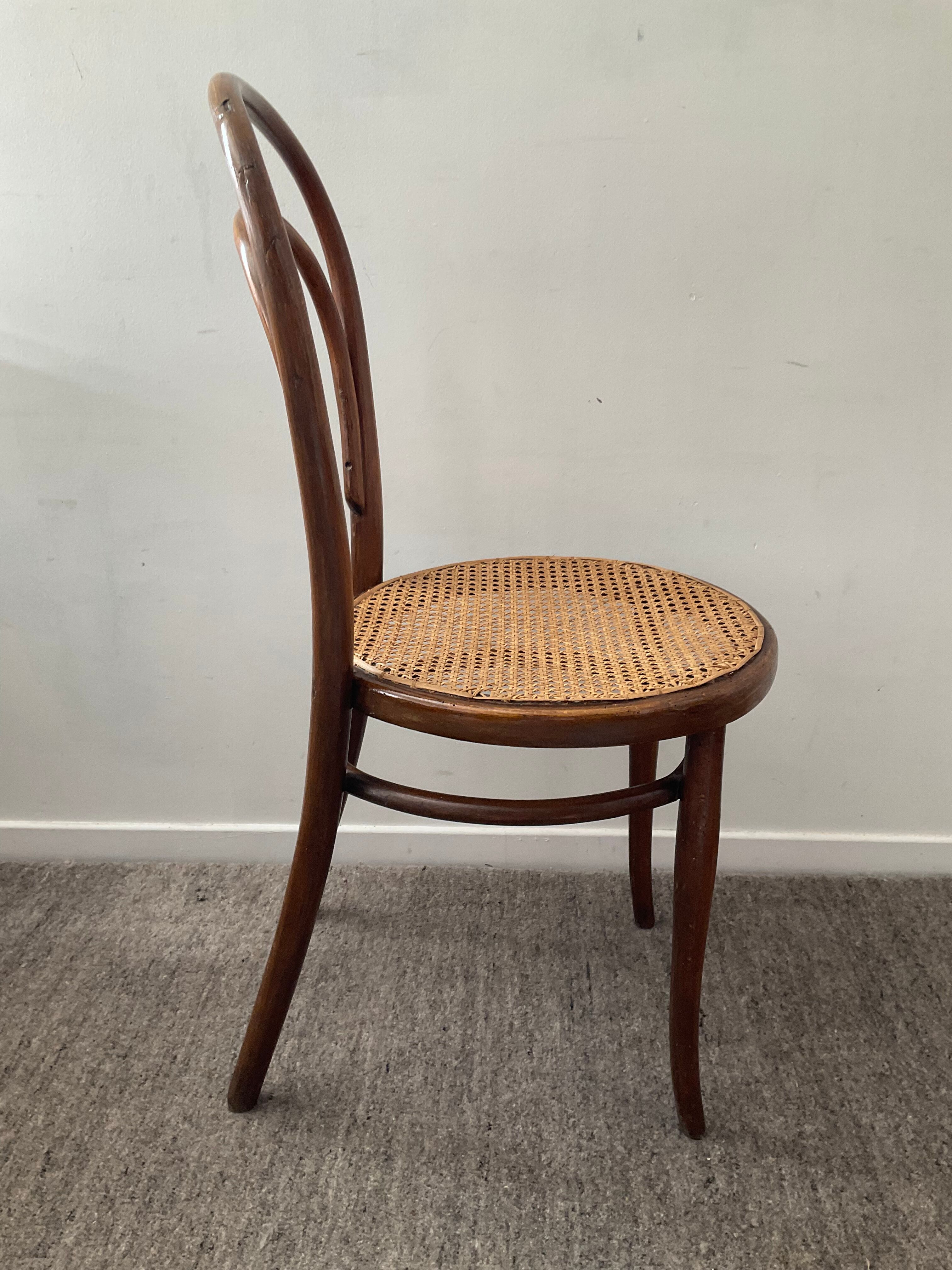 Bistro chair Thonet n°18
