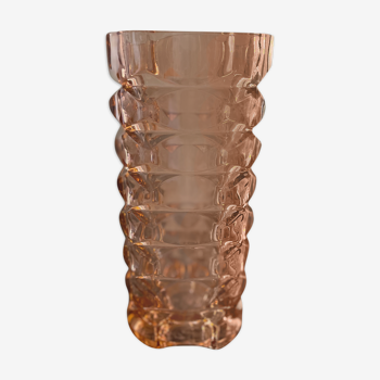 Vase en verre moulé rose H25