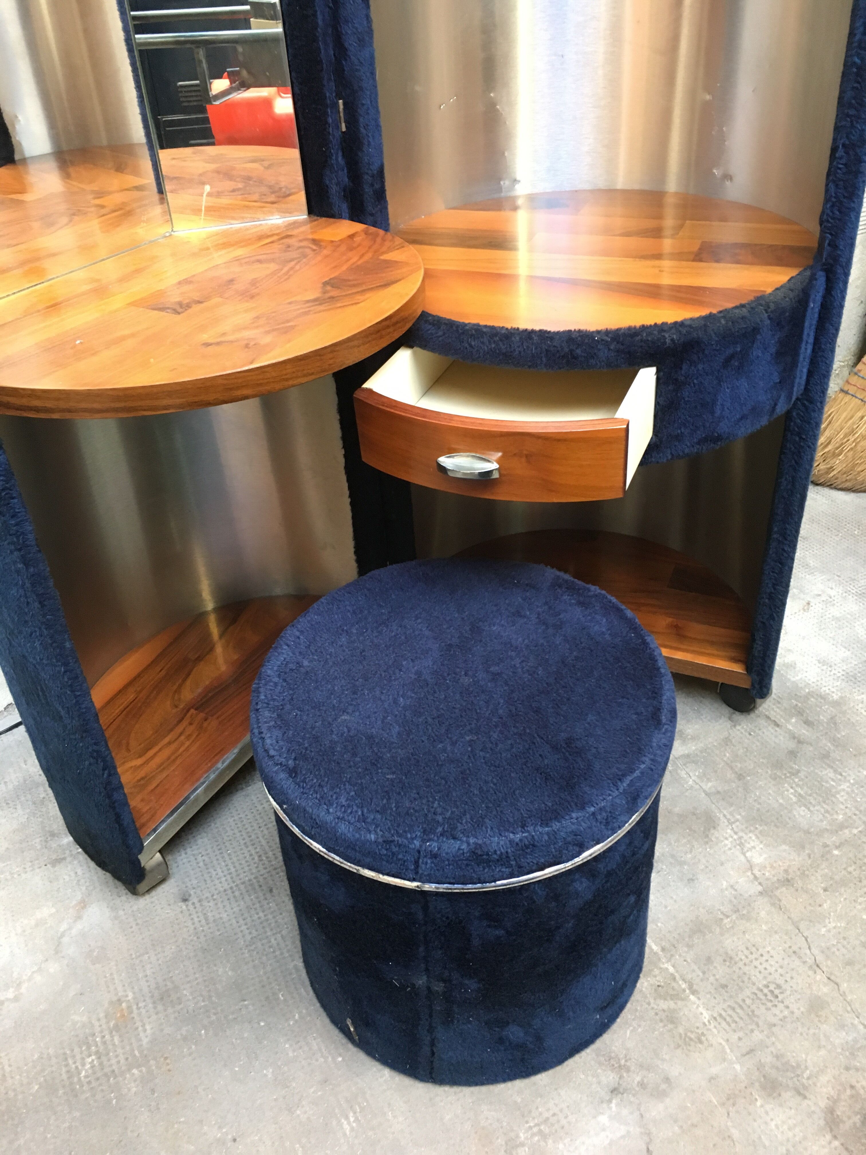Coiffeuse moumoutte années 70, distribuée par Roche Bobois