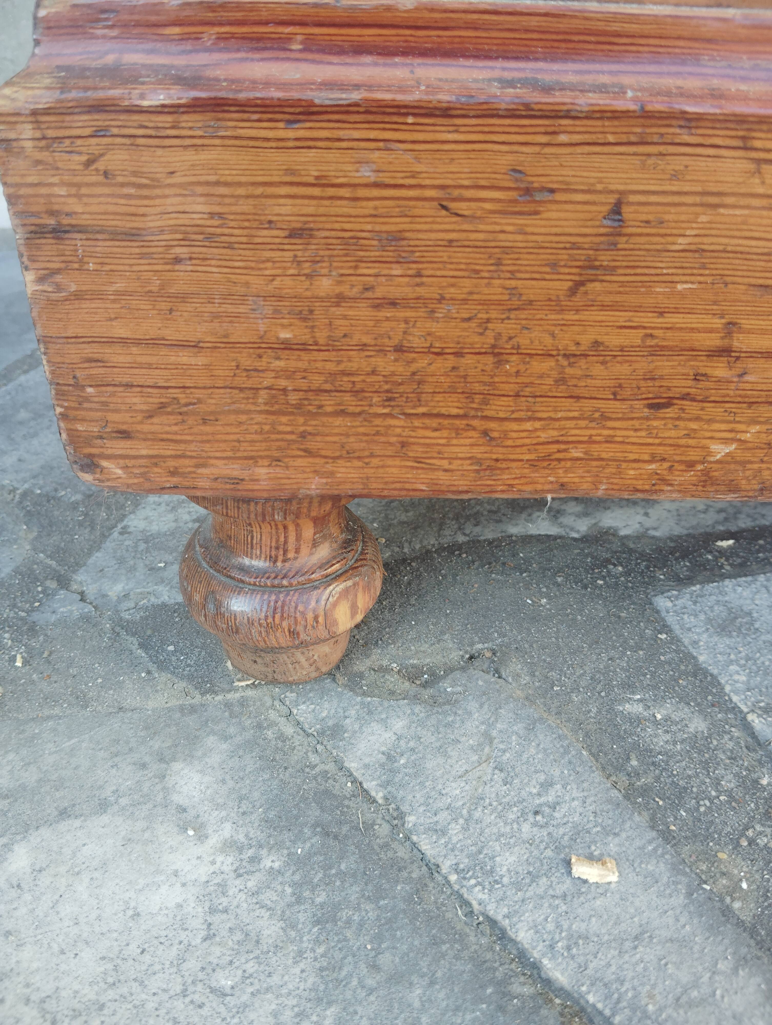 Handcrafted 5-drawer chest of drawers from the early 20th century