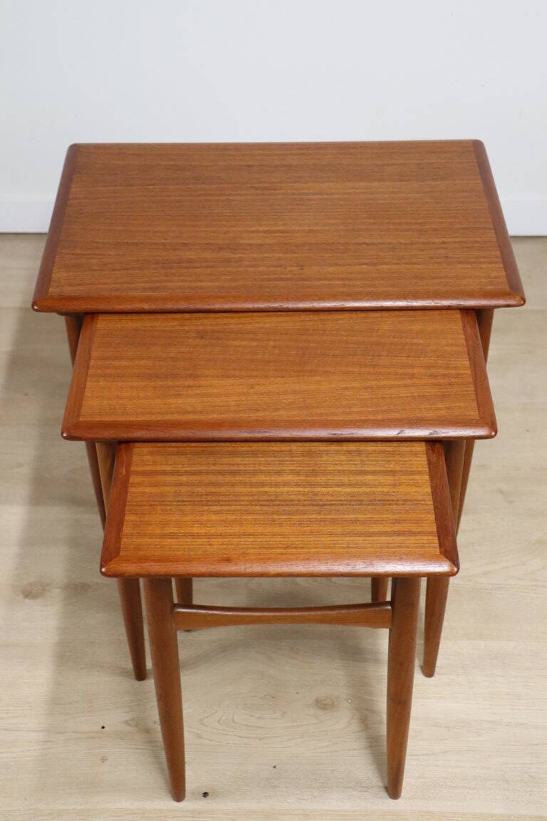 Tables gigognes scandinave en teck, 1960