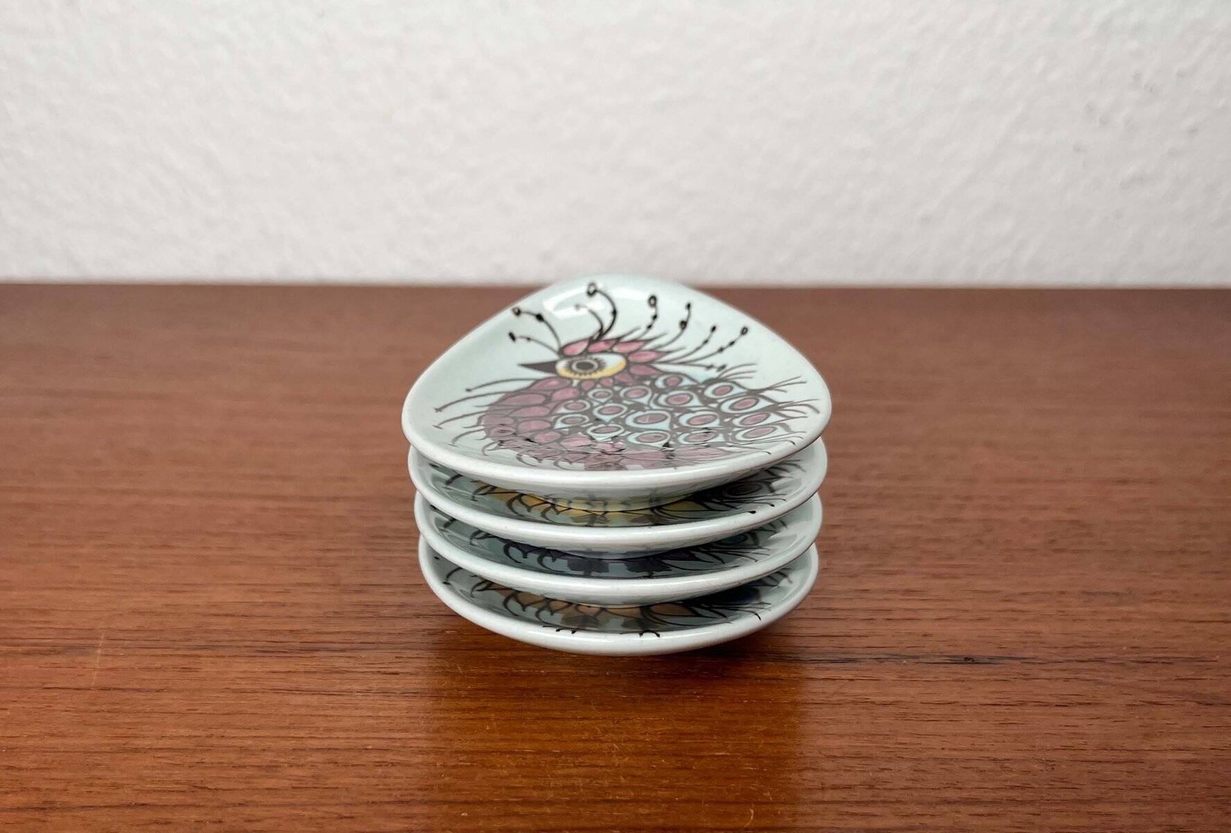 Small oyster or Danish sauce plates from the mid-century by Beth Breyen for Royal Copenhagen, set of 4.