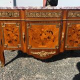 Commode style Louis XVI