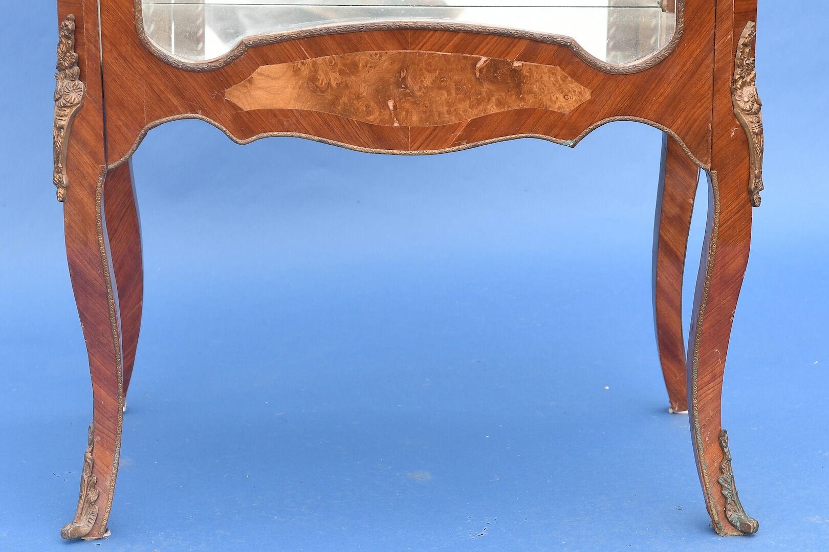 Louis XV style showcase