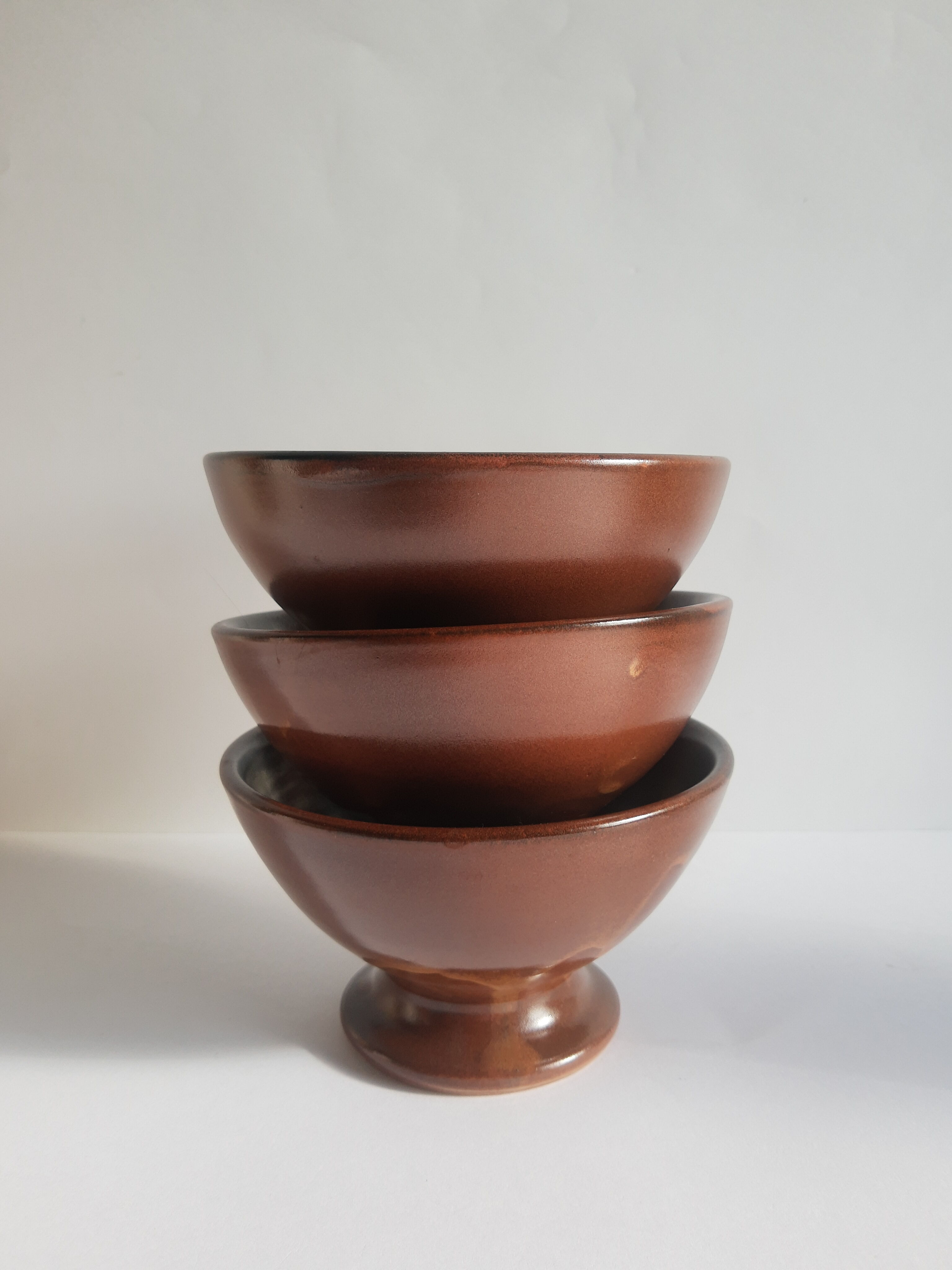 Set of 3 vintage ceramic arts brown piedouche bowls