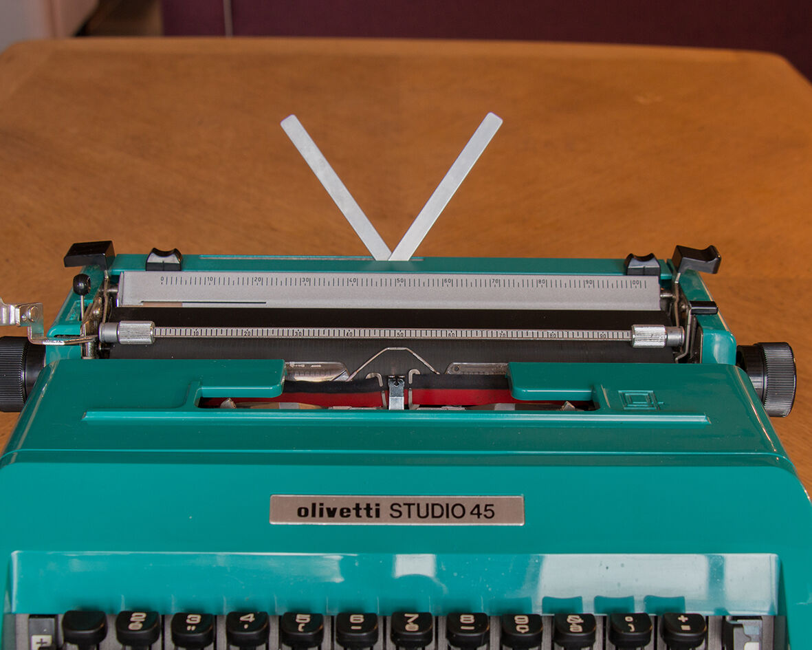 Machine à écrire Olivetti Studio 45
