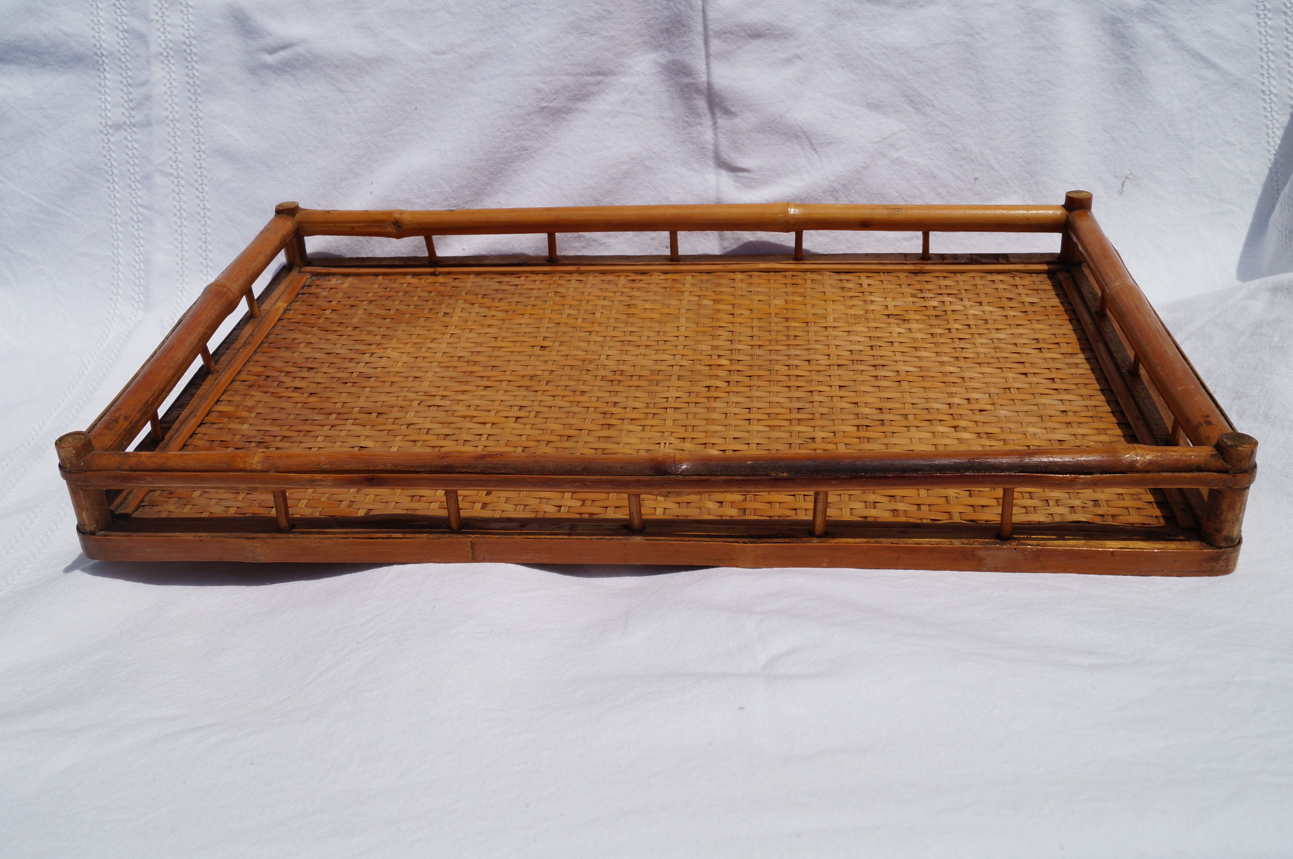 Tray in bamboo and wood