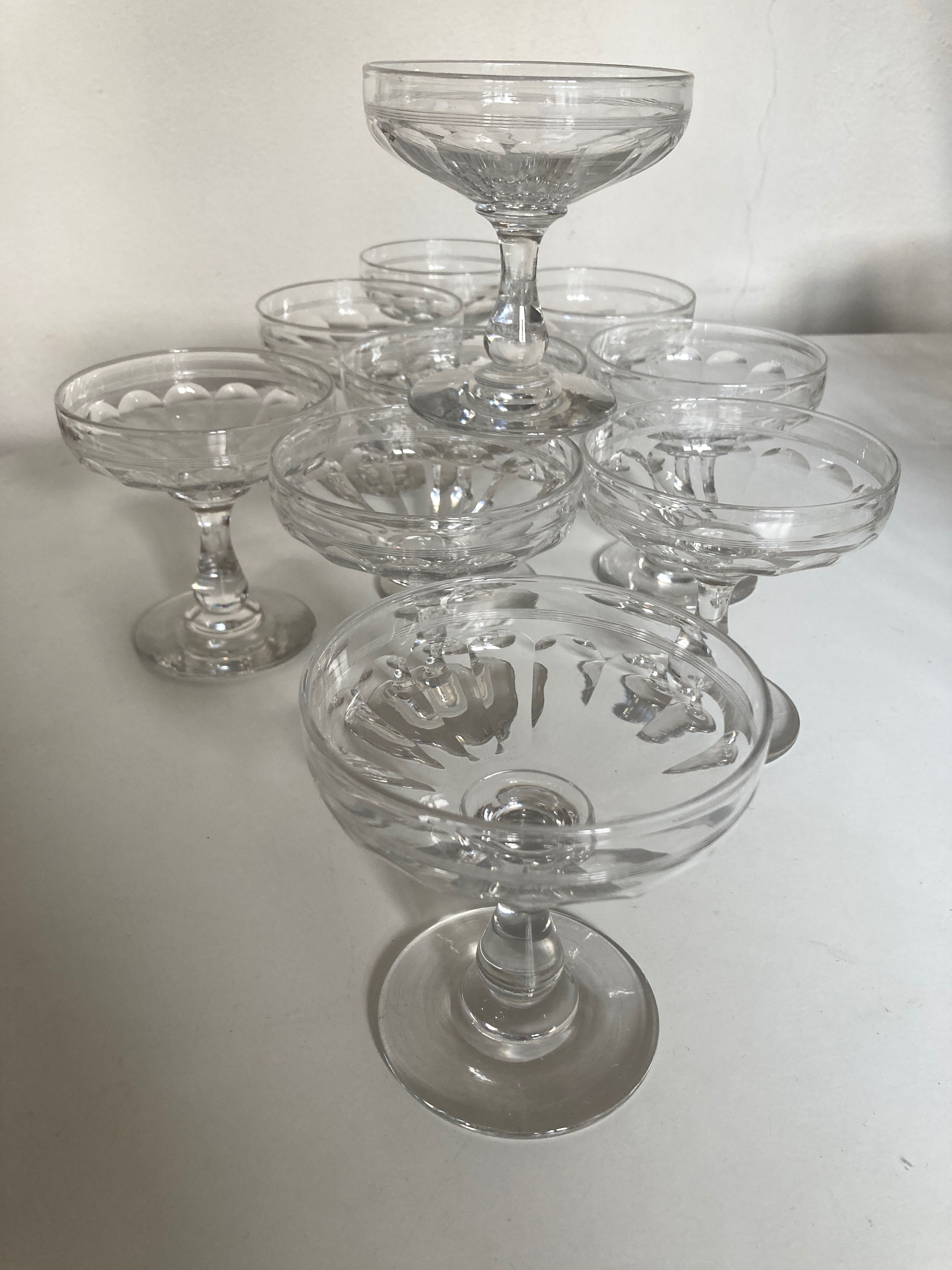 Set of 10 glasses of champagne 1870 in crystal ringing with flat ribs