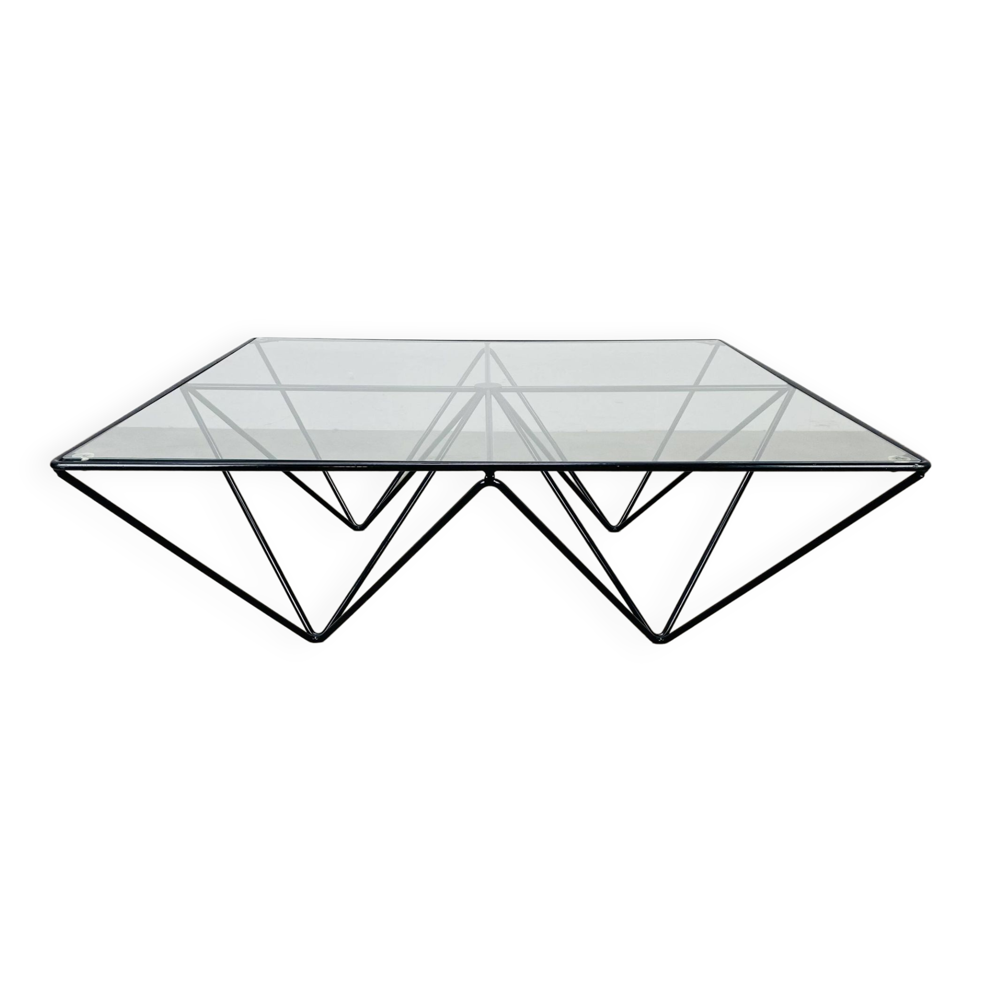 Pyramidal coffee table steel wire and glass