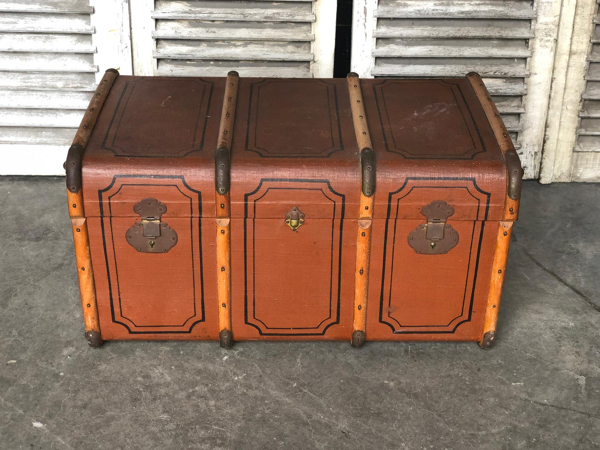 Travel trunk