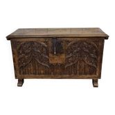 18th-century oak chest with Gothic decoration