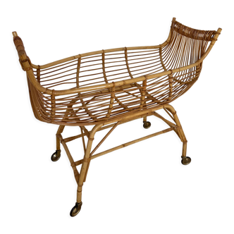 Rattan cradle