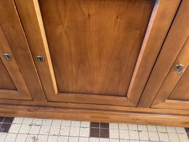 Cherry wood sideboard with 3 doors and 3 drawers