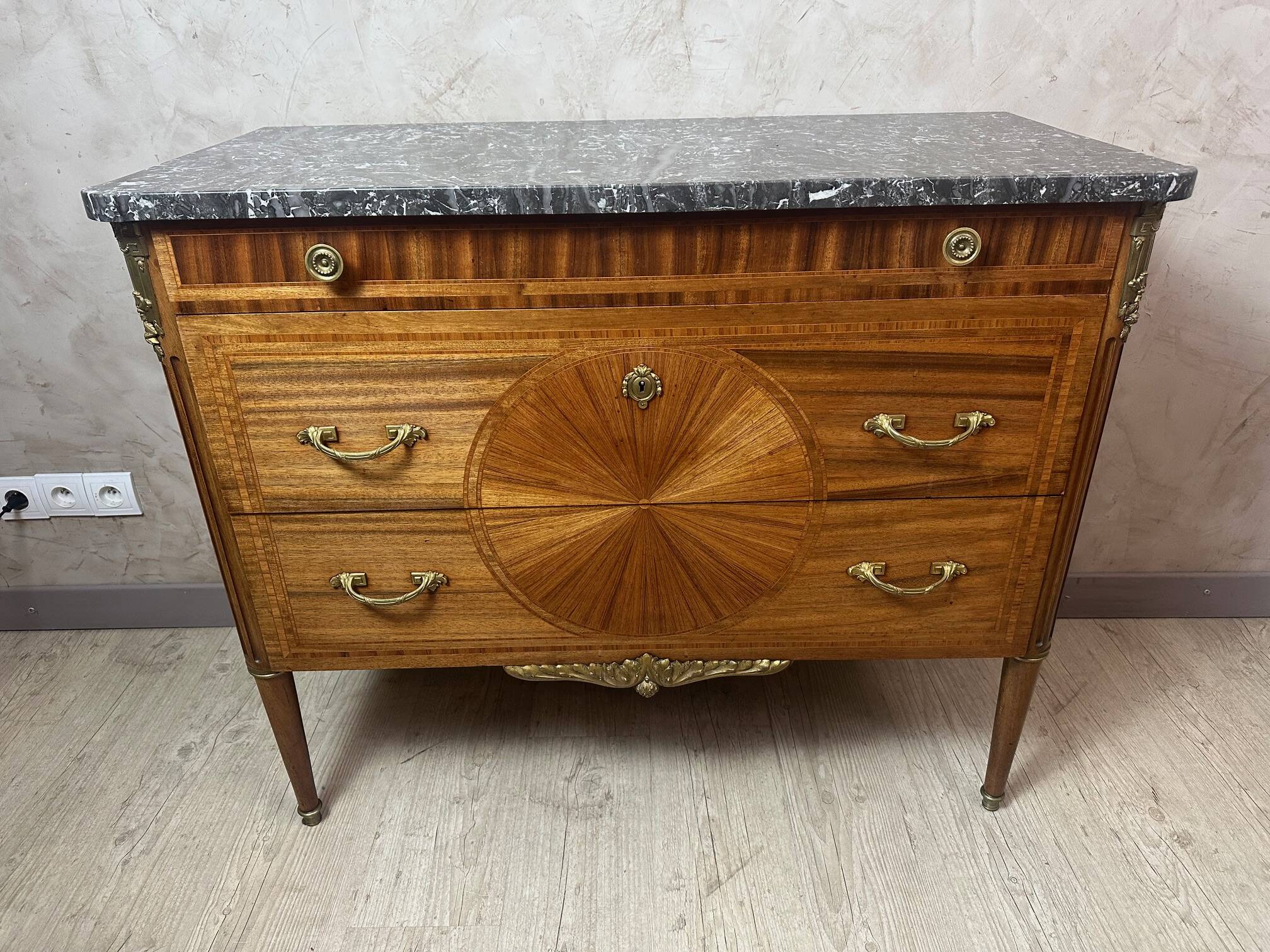 Marquetry chest of drawers