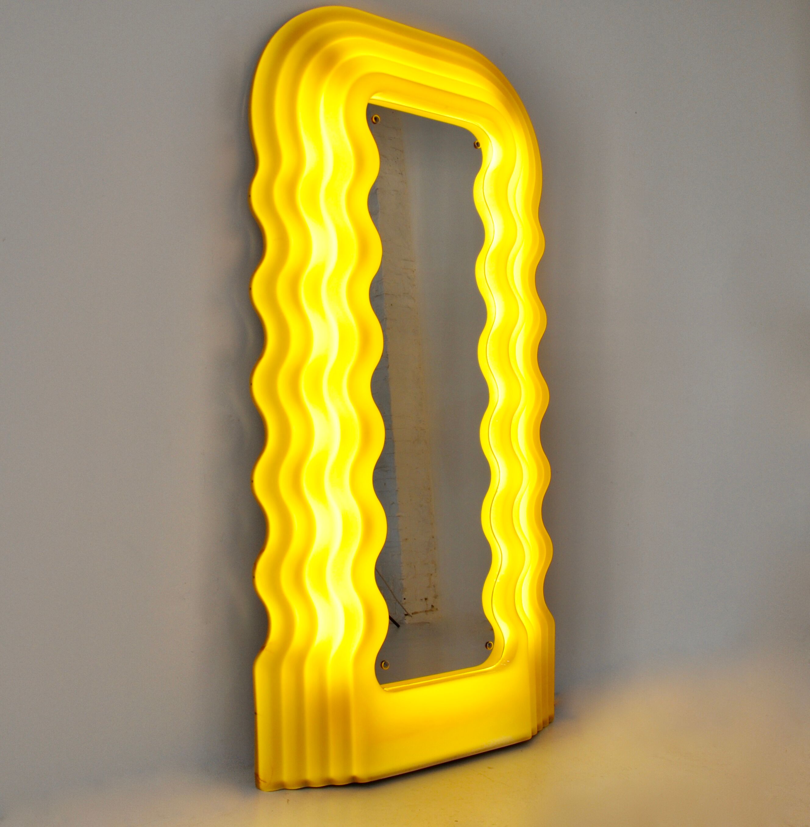 Miroir "ultrafragola" par Ettore Sottsass pour Poltronova, années 1970