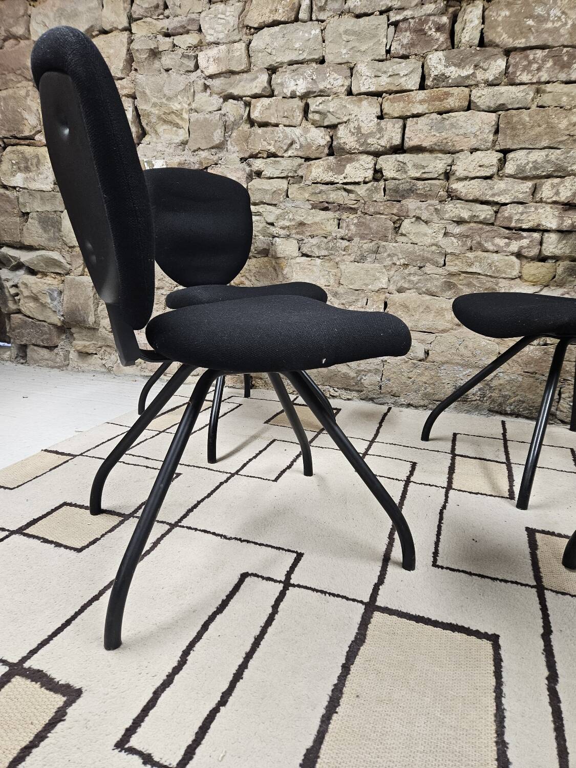 Set of 4 vintage design ergonomic chairs