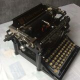 Old Underwood typewriter