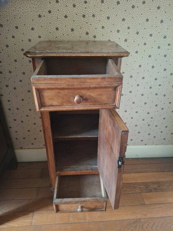 Table ancienne de chevet