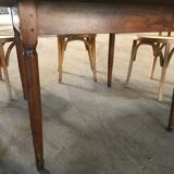 Round farm table 1850 and 6 bistro chairs