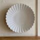 Ancien plat creux en faïence blanche godronnée XIXeme