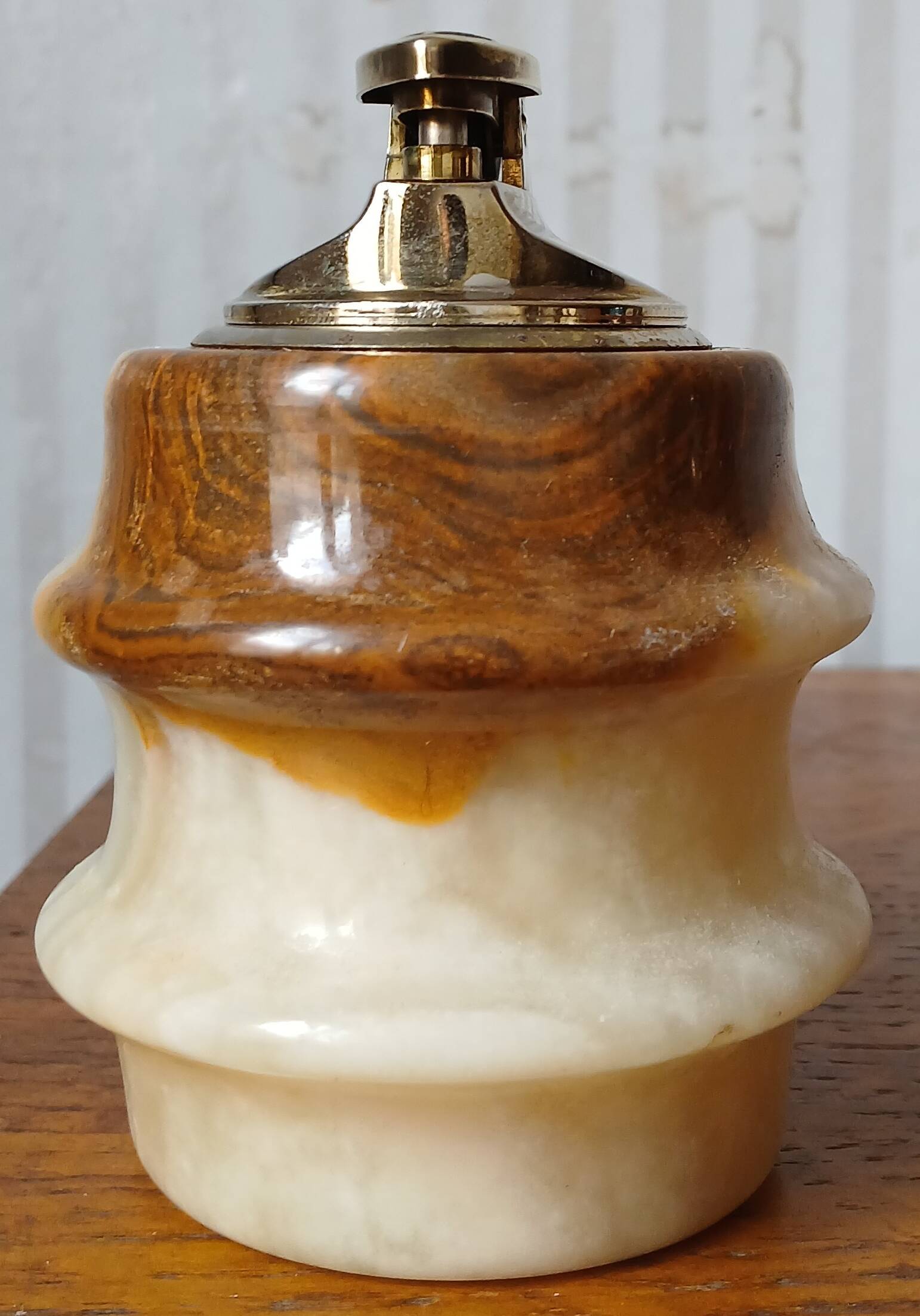 Amber Marbled Onyx Table Lighter