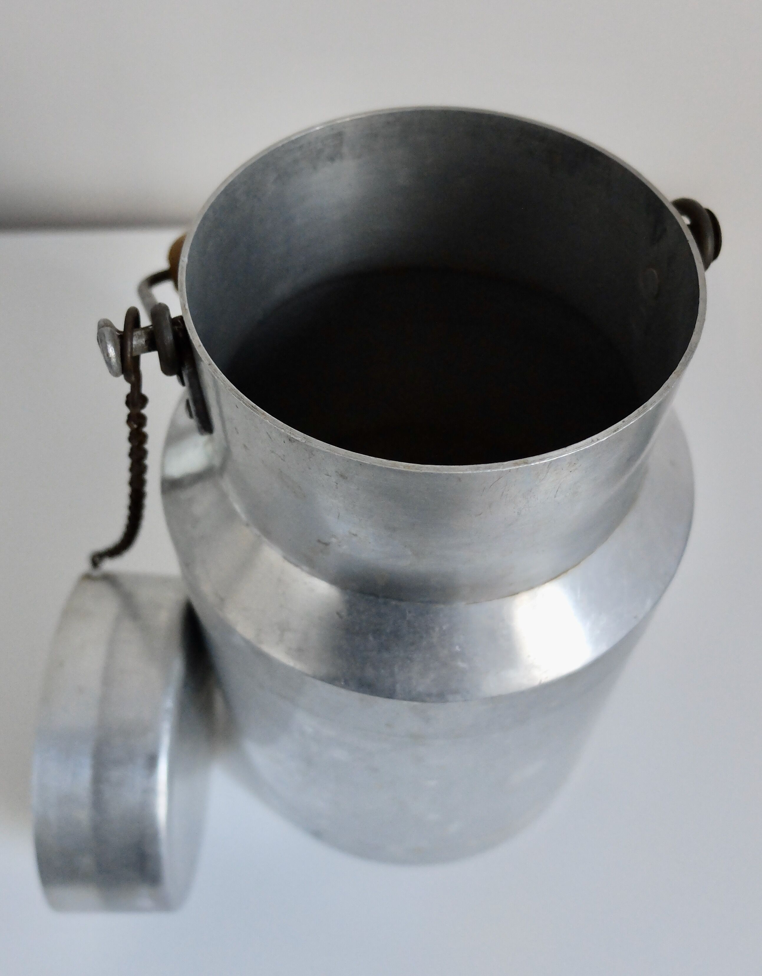 Milk pot