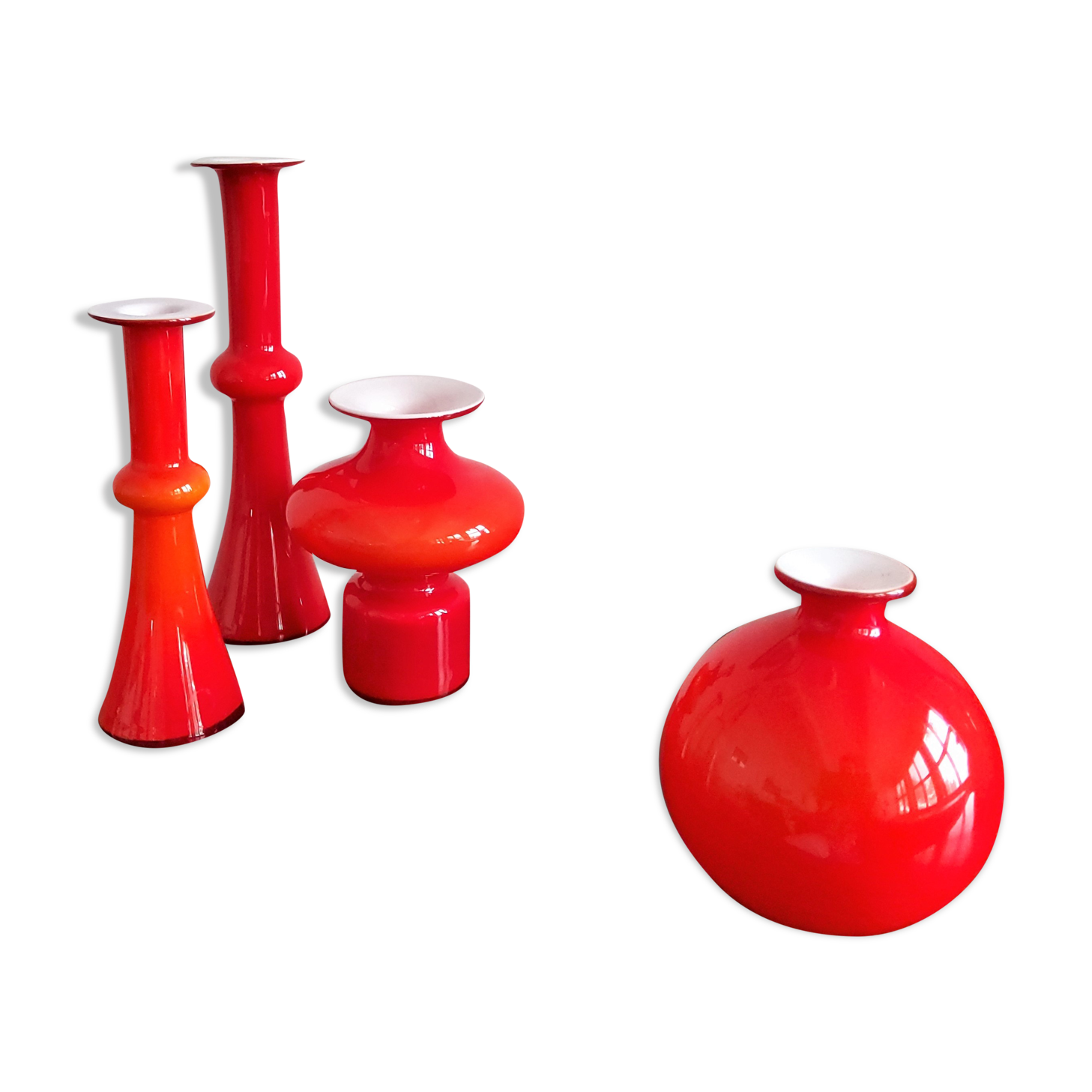 Arrangement of 4 red glass 'Carnaby' vases by Per Lütken for Holmegaard, Denmark 1960's