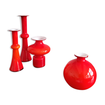 Arrangement de 4 vases en verre rouge 'Carnaby' par Per Lütken pour Holmegaard, Danemark années 1960
