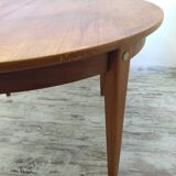 Table style scandinave