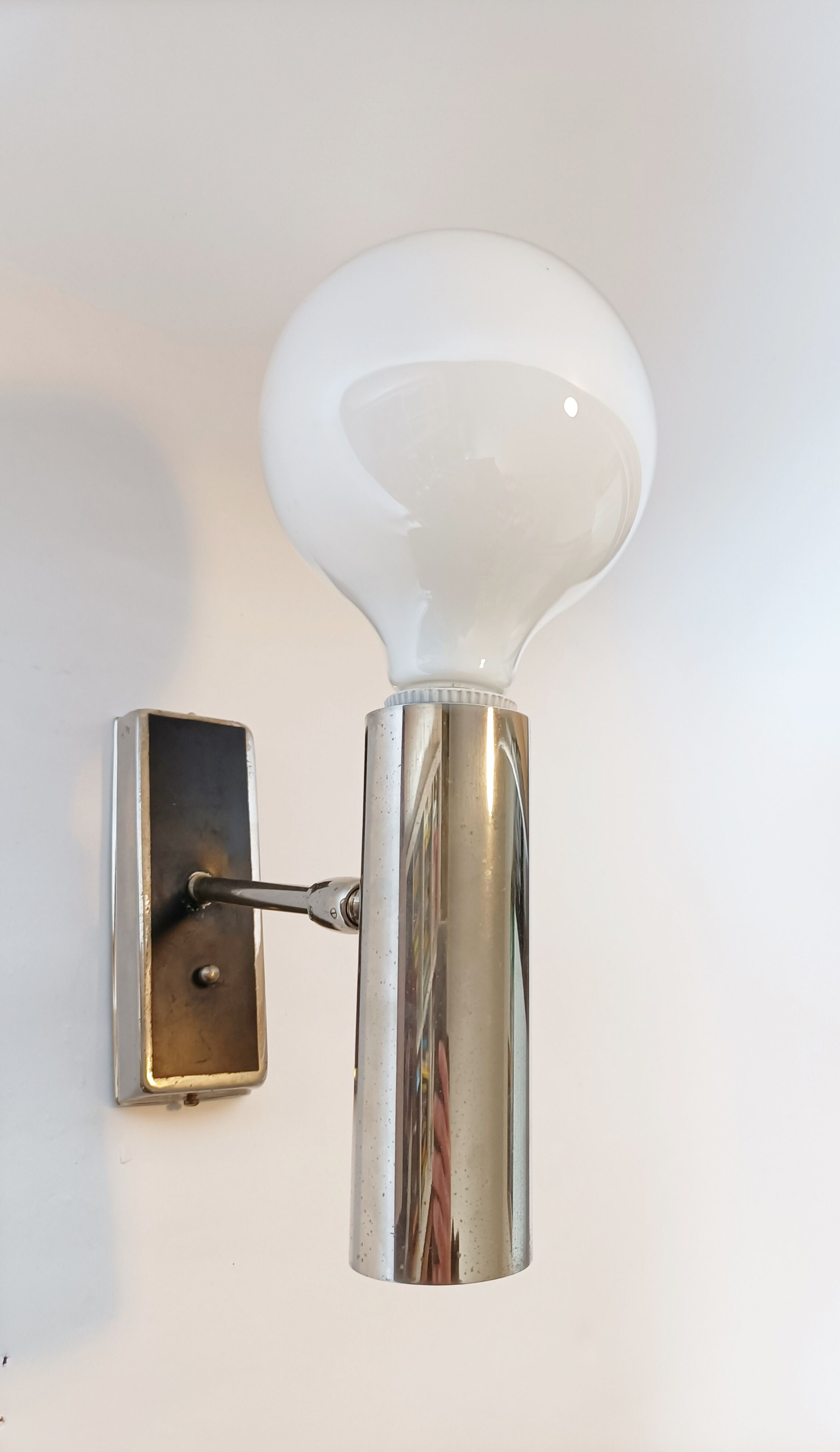 Chrome and black wall lamp Vintage, Italy 1960.