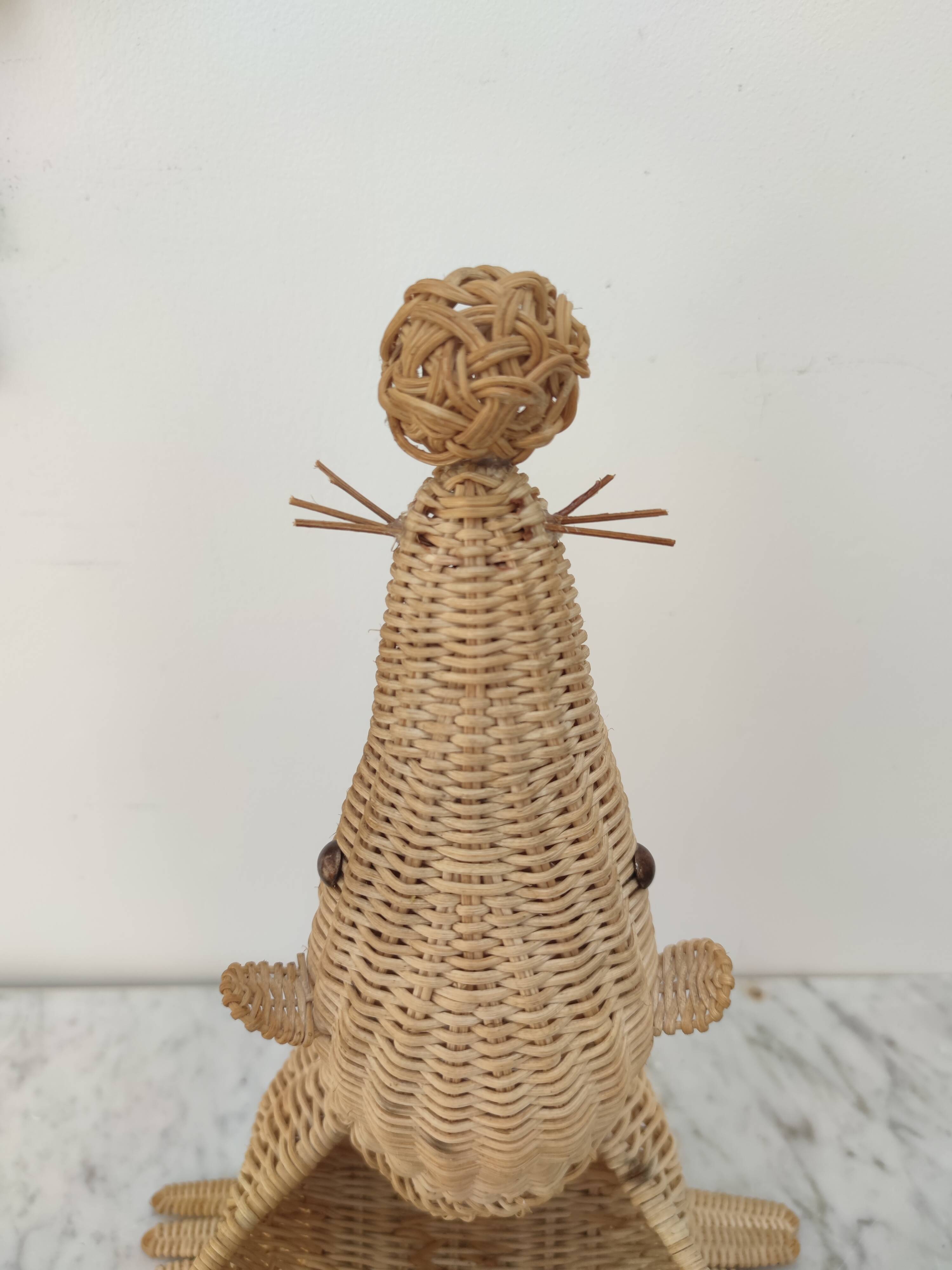 Rattan sea lion pan
