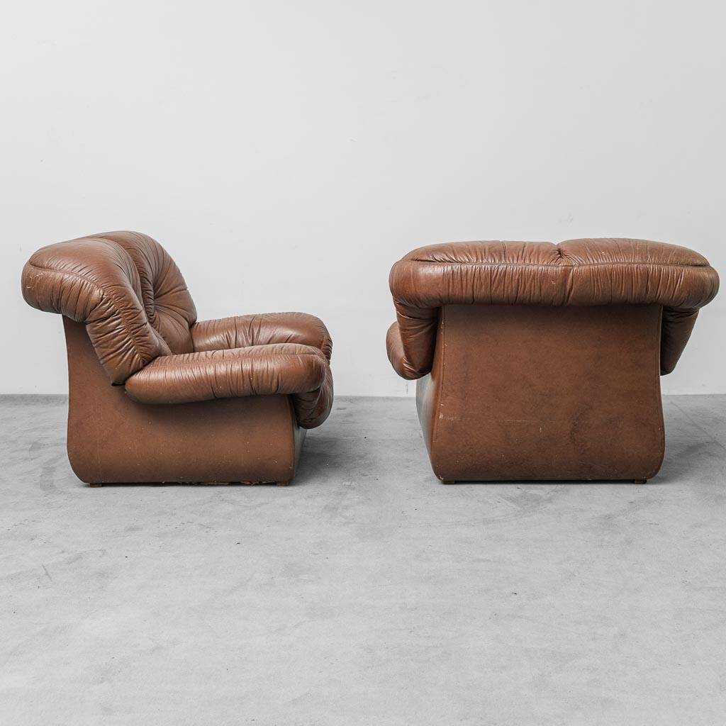 COPPIA DI POLTRONE VINTAGE IN PELLE MARRONE ANNI ’70 MODERNARIATO